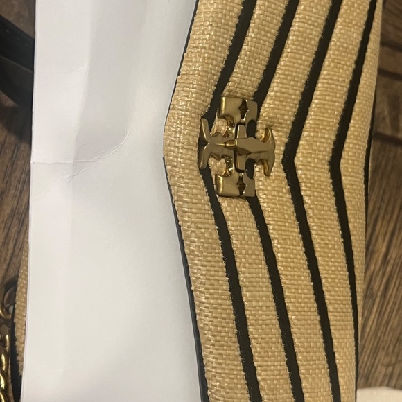 Tory Burch Kira Wallet Chain in Straw NWT - Picture 8 of 9